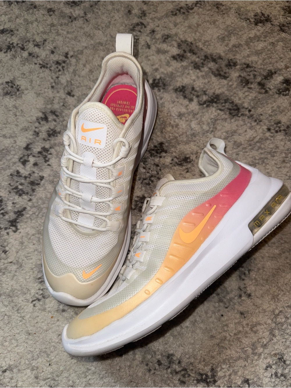 Nike Air Max Axis Women's Running Shoes